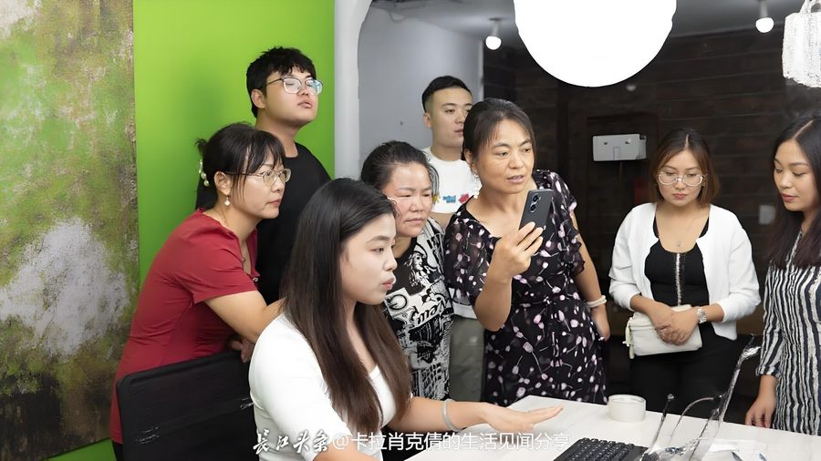 怀宁数智新农播电商班 现场